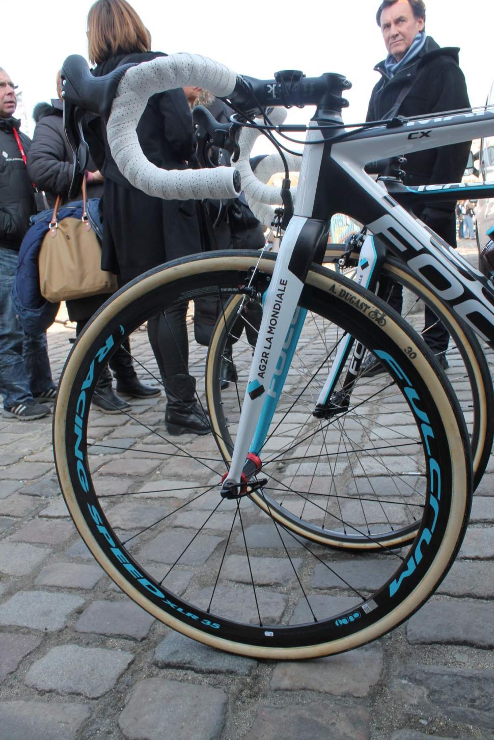 paris roubaix tires